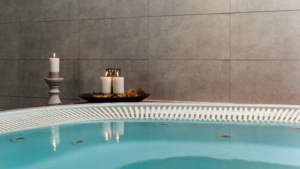 Copyright: : N Ackerman Jacuzzi